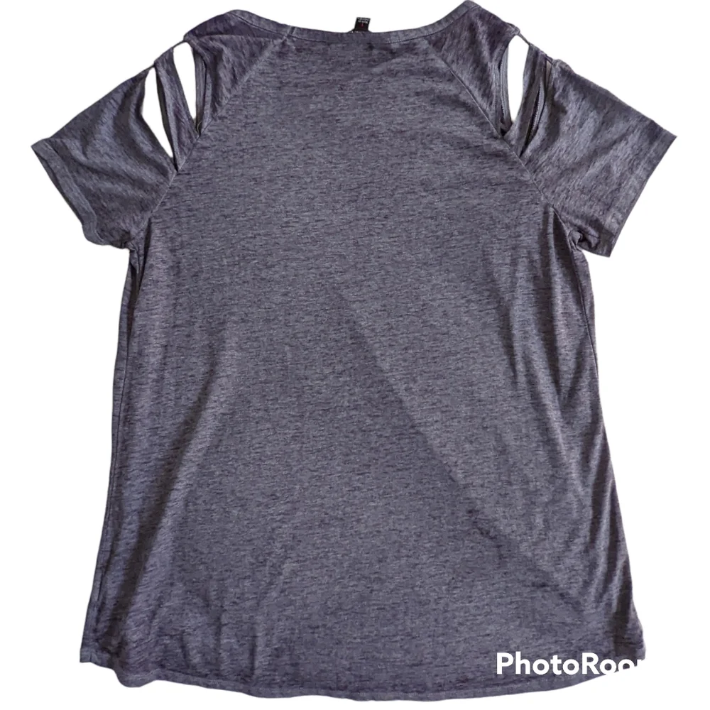 Rock & Republic Top Womens Sz L Frost Gray Cutout Scoop Neck Tee NWT - Picture 2 of 9